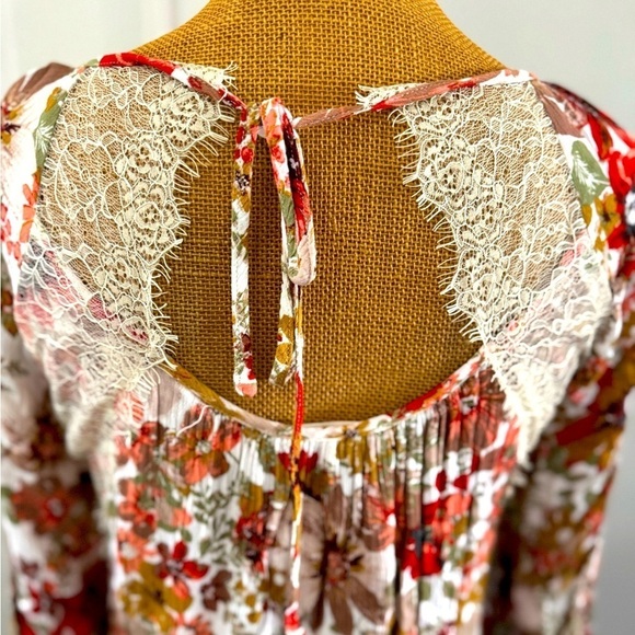 Entro Floral Lace Women's Top Tie neck Size Small - Picture 5 of 9